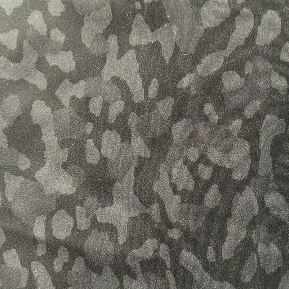 Lululemon Wunder train 23 inch, size 8 - Picture 2 of 4